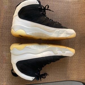 Jordan 9 Retro City of Flight 2017-2018 In Great Conditions Pre- Owned  Size 11